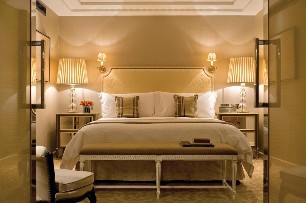 Garden Suite One Bedroom King Bed - Image 2