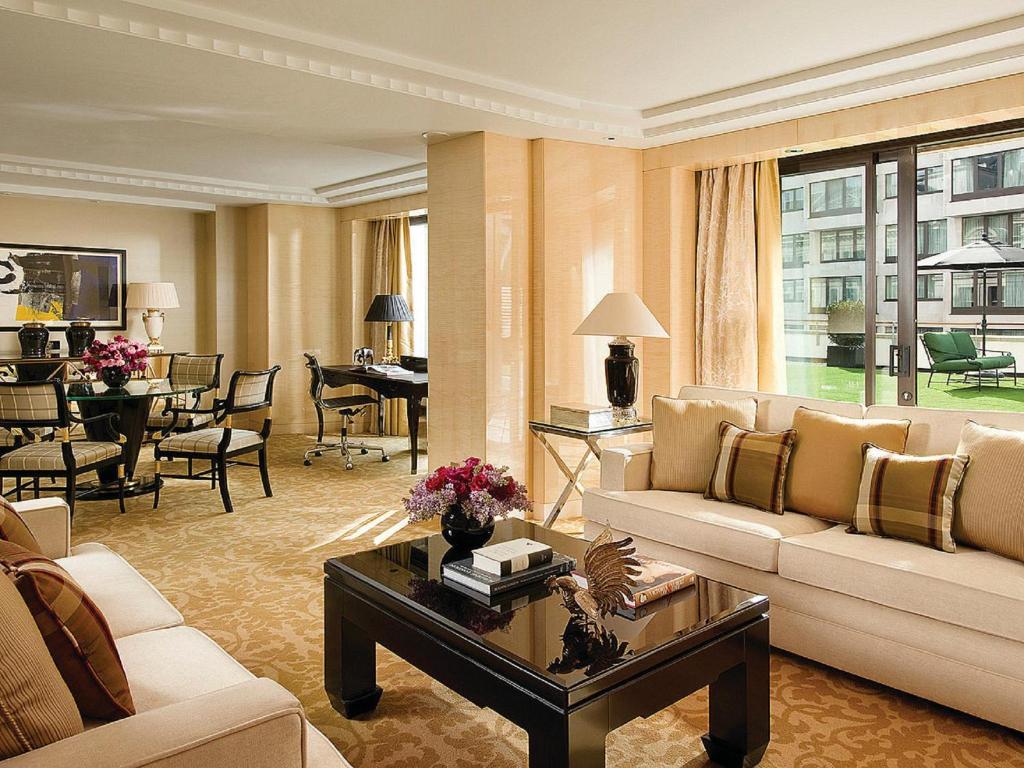 Grand Terrace Suite - Image 1