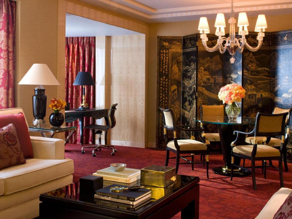 Park Suite with King Bed - Image 1