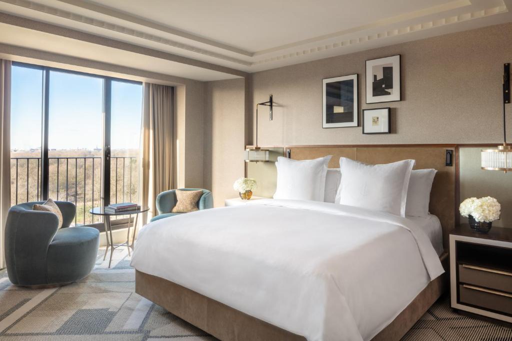 Premier Twin Room - Image 1