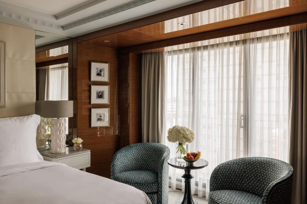 Westminster Suite with King Bed - Image 5
