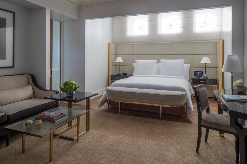 Deluxe One-Bedroom King Suite - Image 1