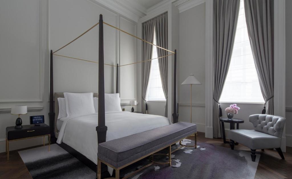 Grand Heritage Suite King Bed - Image 1