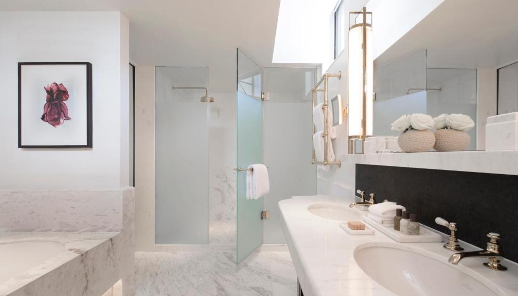 Royal Garden Suite - Image 2