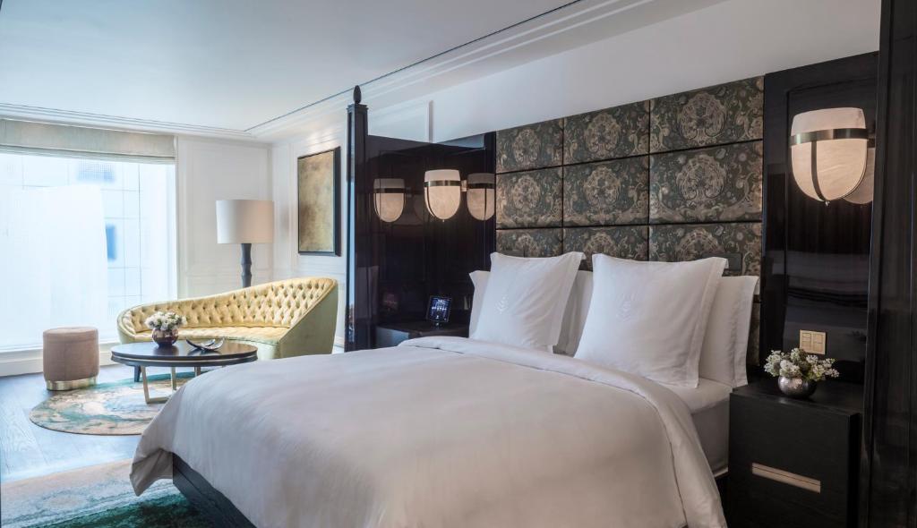 Royal Garden Suite - Image 4