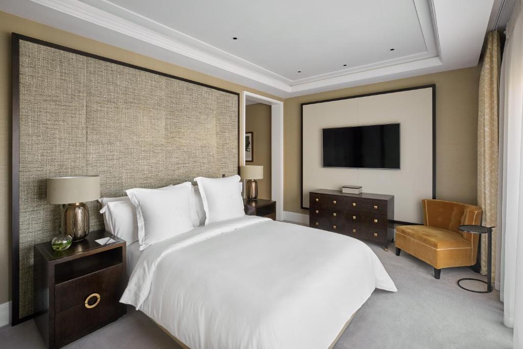 Three Bedroom Panoramic View Hotel Residence - Image 8