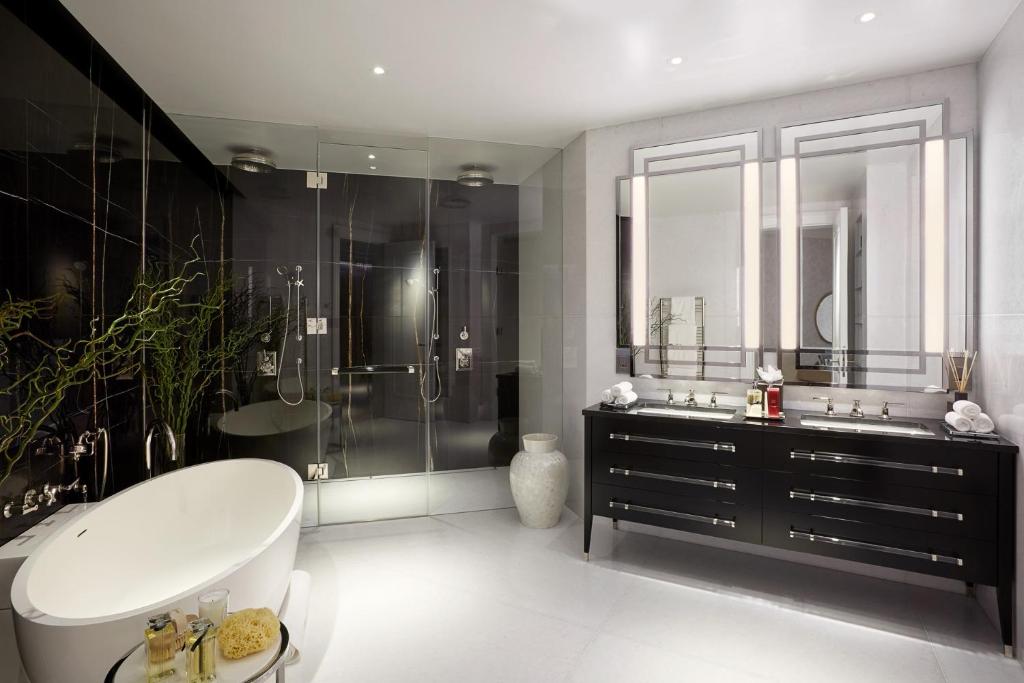 Three Bedroom Tower View Hotel Residence - Image 3
