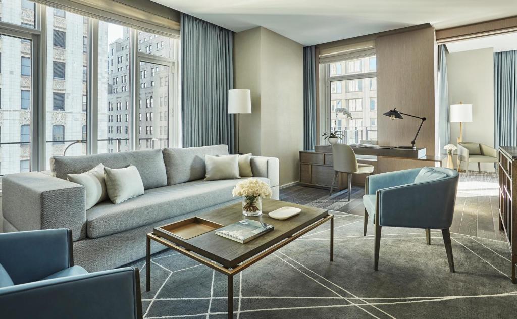 Gotham Suite with Terrace - Image 1
