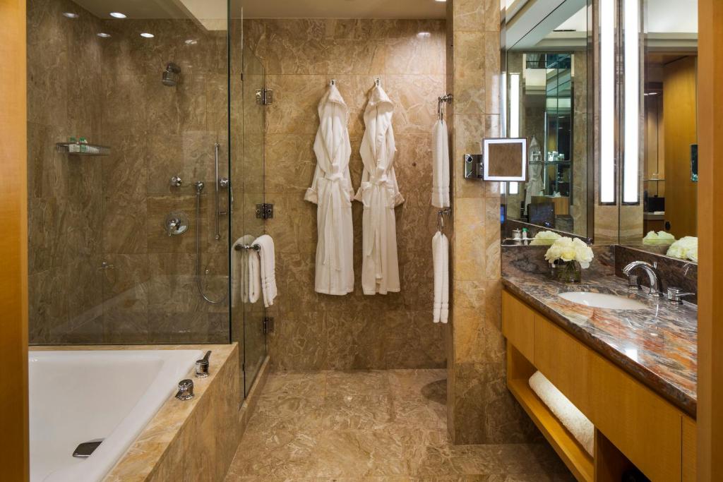 Junior Suite City View King - Image 2