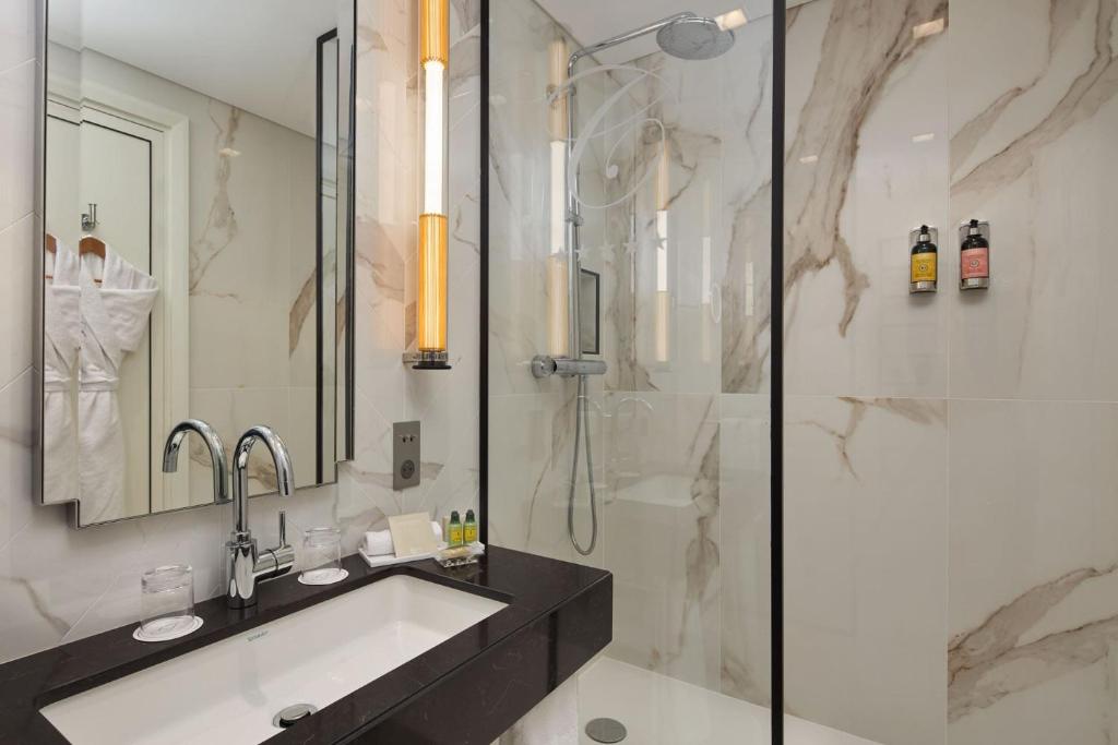 Premier Suite - Image 3