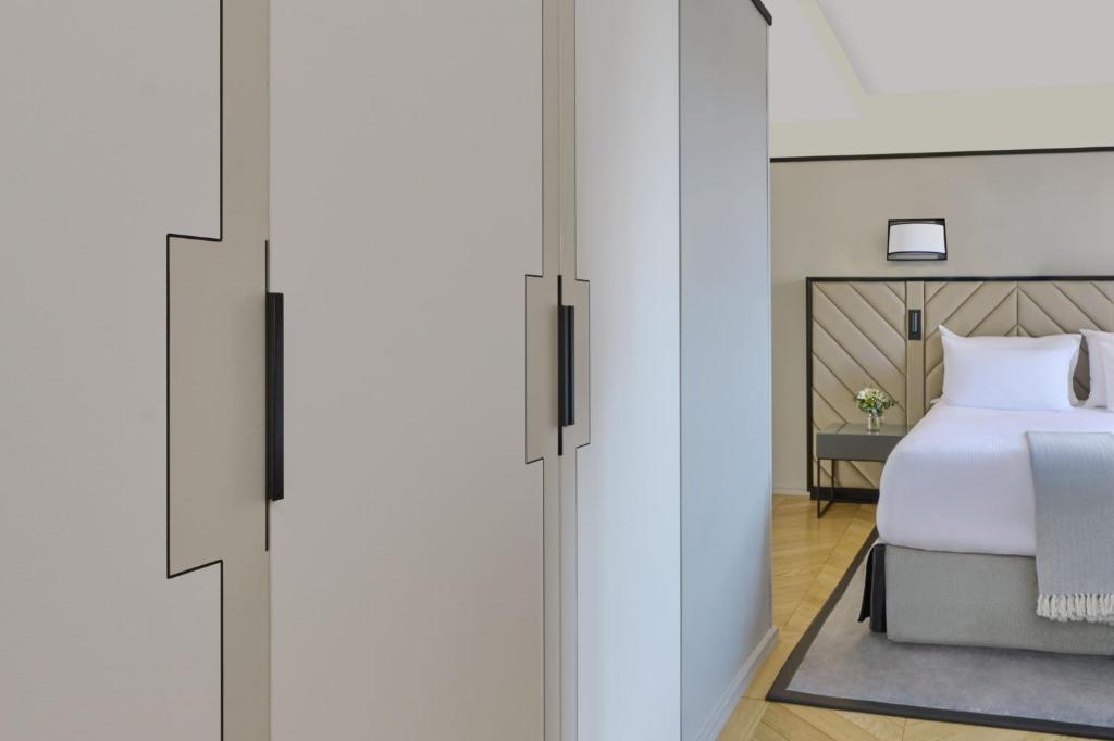 Two bedroom Premier Suite - Image 2