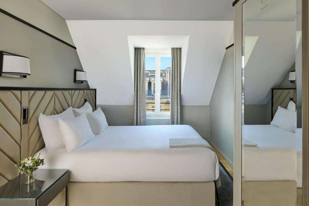 Two bedroom Premier Suite - Image 3