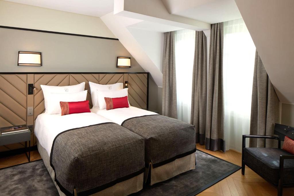 Two bedroom Premier Suite - Image 8