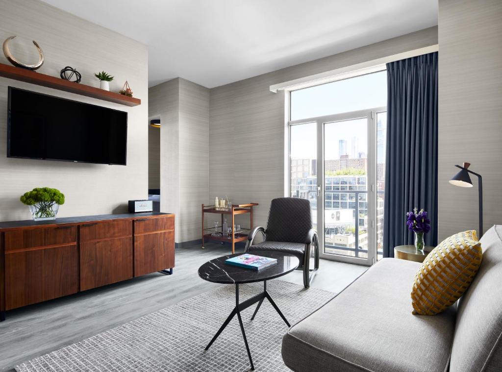 Gansevoort One-Bedroom King Suite - Image 1