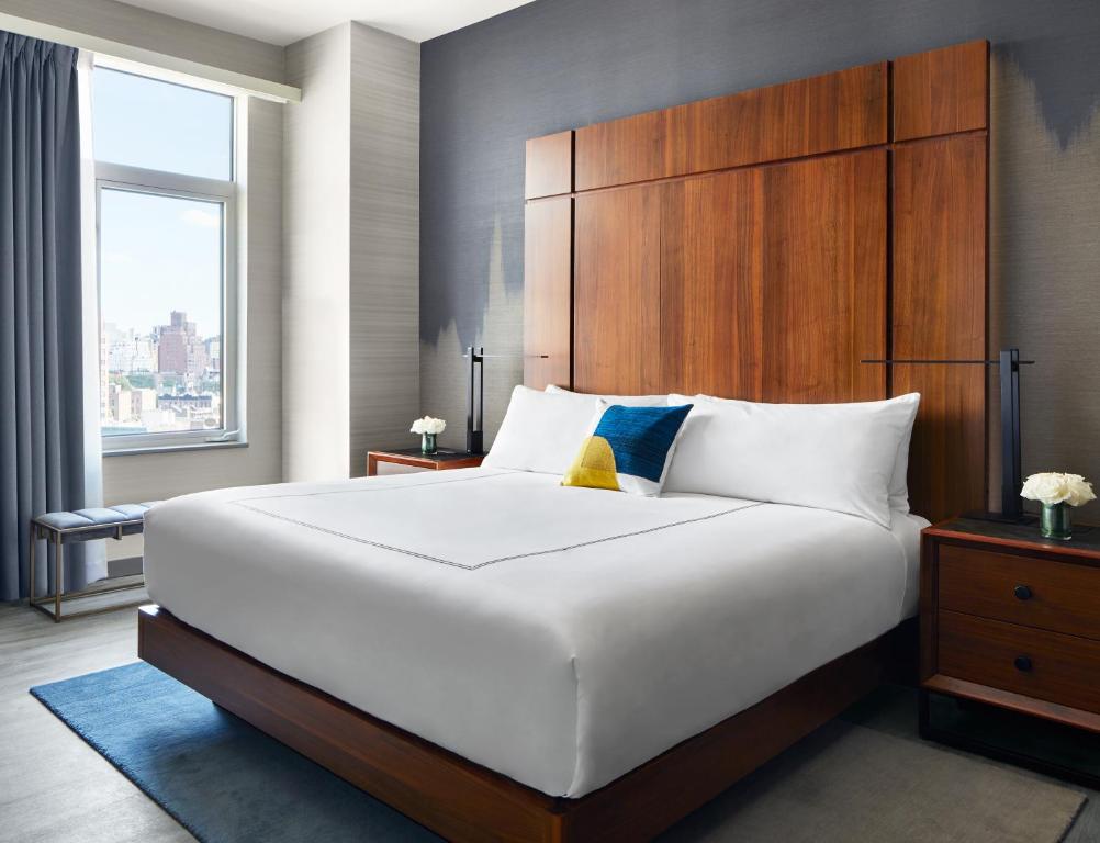 Manhattan One-Bedroom King Suite - Image 1