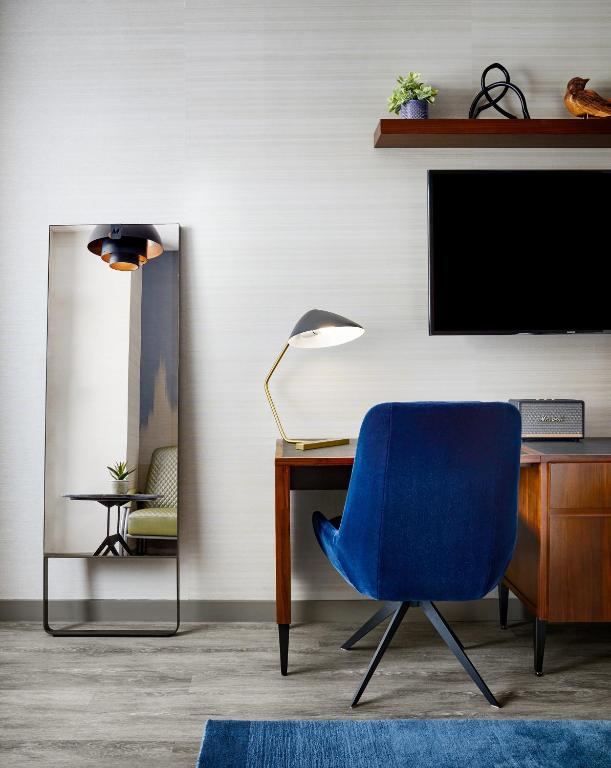 Superior King Room - Image 4