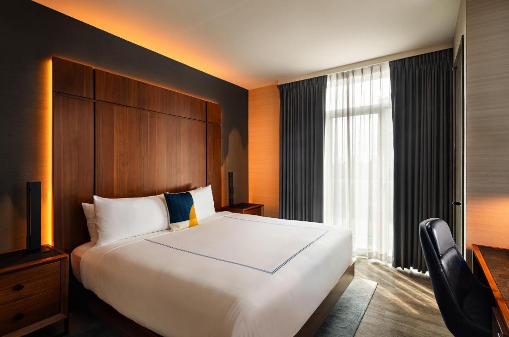 Superior King Room - Image 1