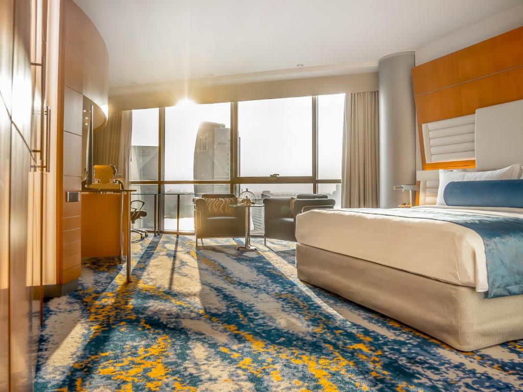 Deluxe King Room with Creek view - Image 1