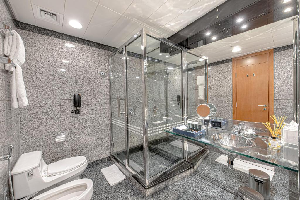 Deluxe King Room - Image 3