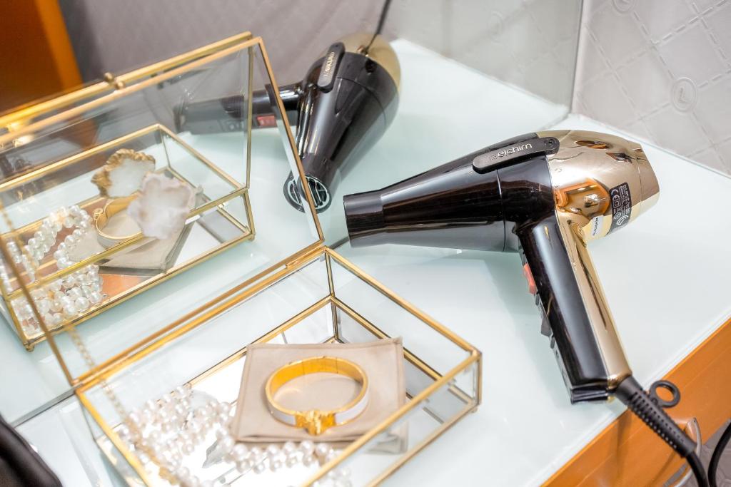 Golden Suite waterfront with Terrace - Image 4