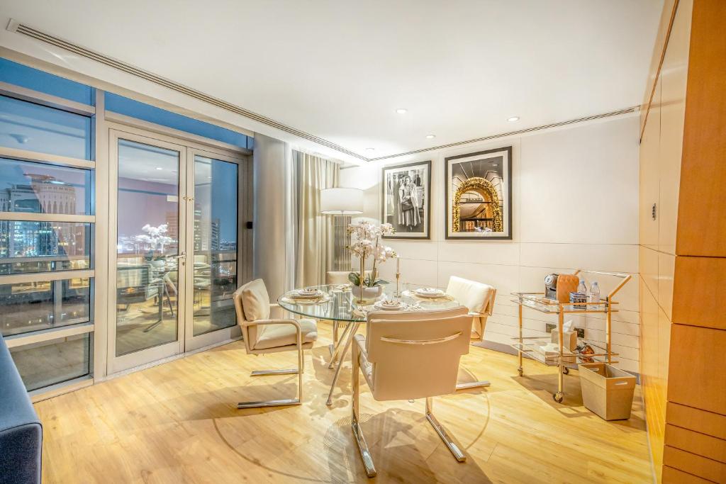 Grand Suite waterfront with Terrace - Image 7