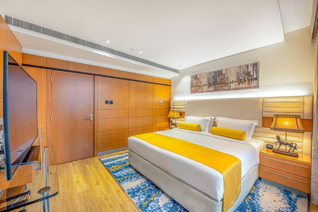 Grand Suite waterfront with Terrace - Image 8