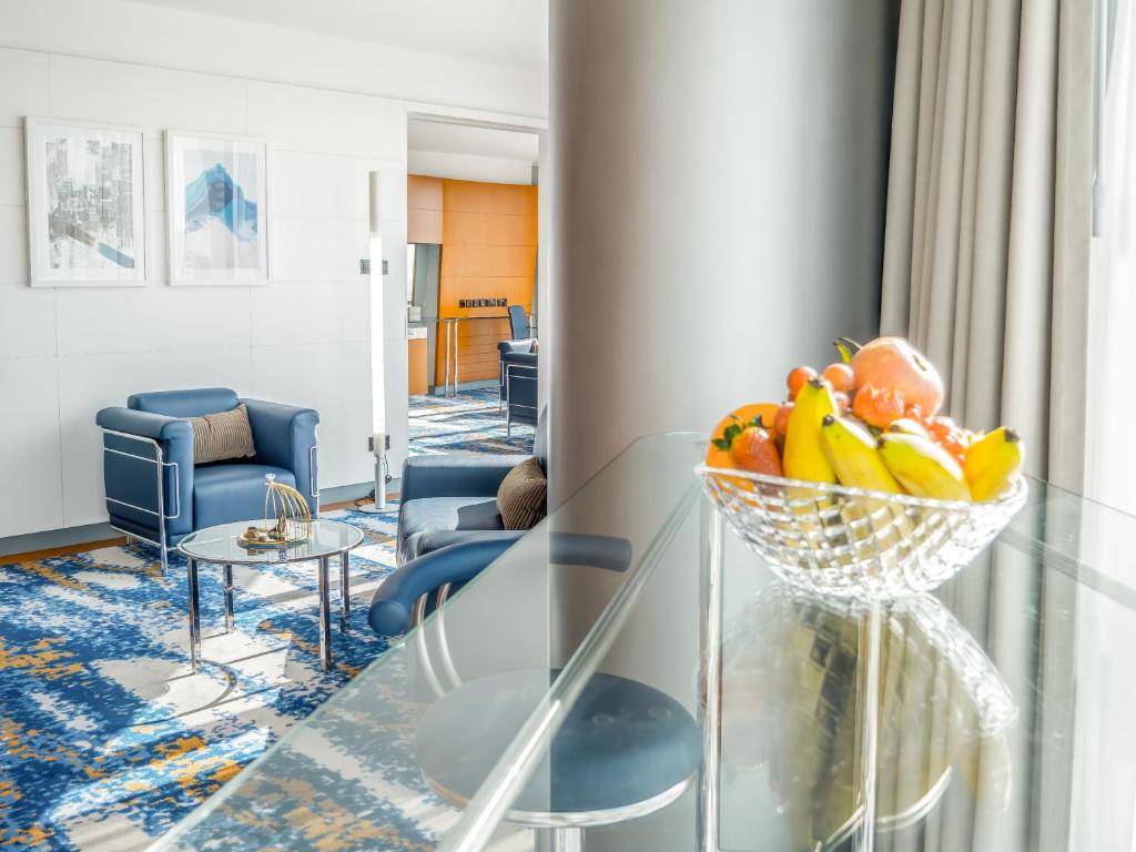 One Bedroom Suite - Image 4