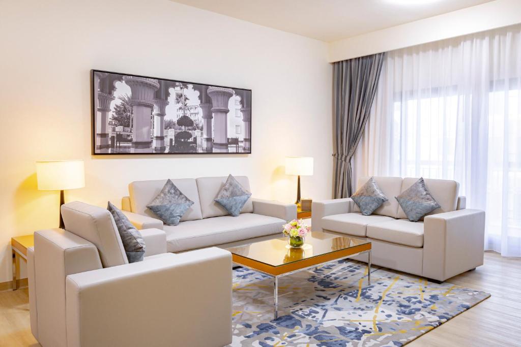 Grand Premier Three Bedroom Suite with Balcony - Image 8