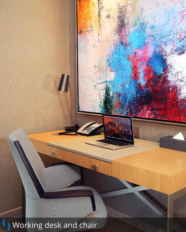 Executive Suite - Image 3