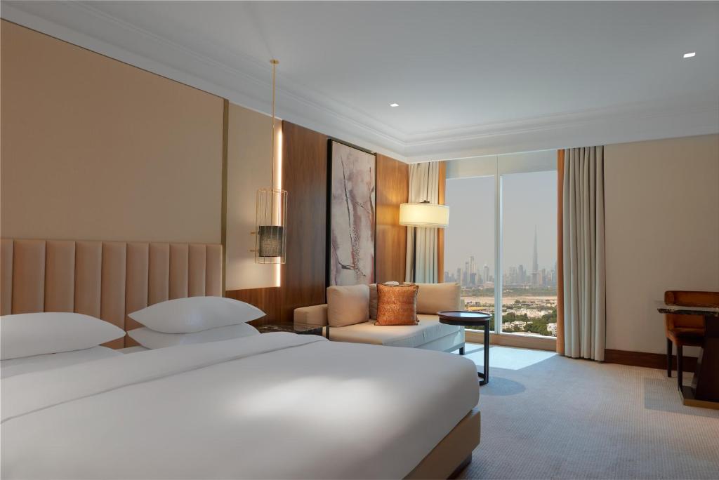 King Room with Skyline View - Image 1