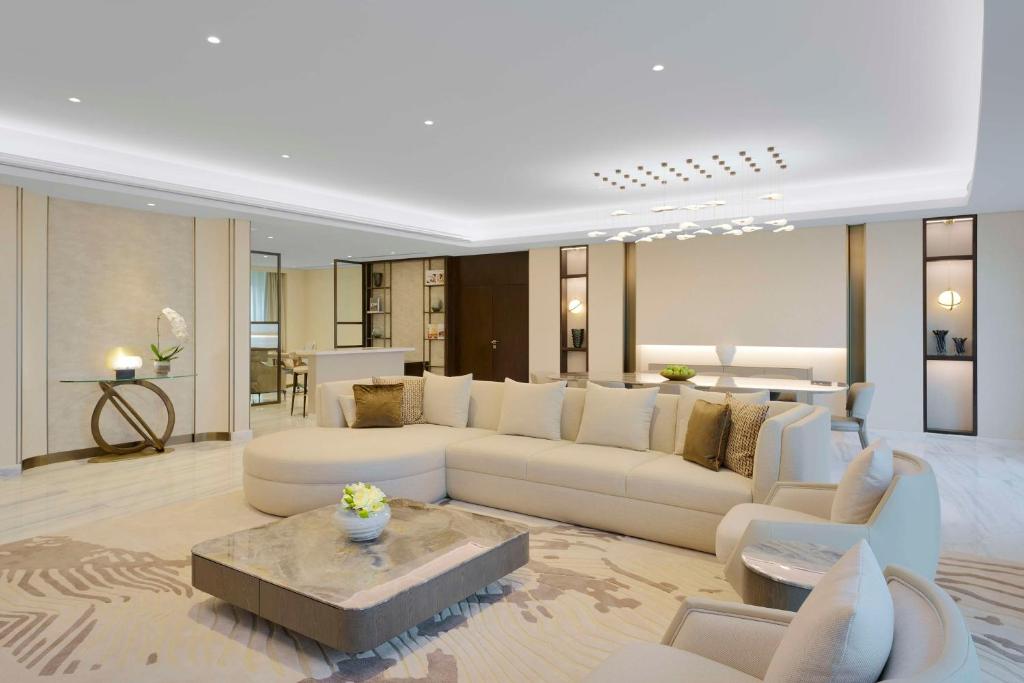 Prince Suite - Image 6
