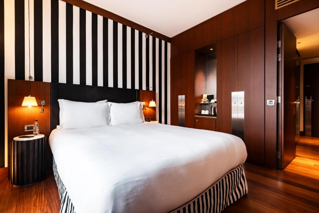 Chambre Prestige - Balcon - Arc De Triomphe - Image 9