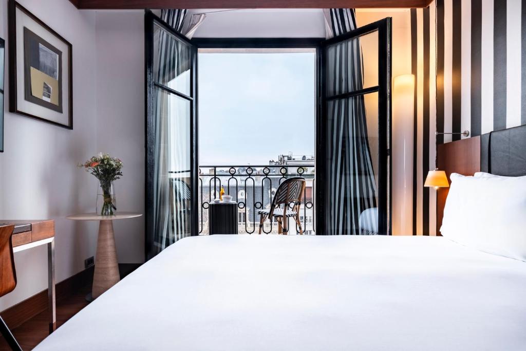 Chambre Prestige - Balcon - Arc De Triomphe - Image 1
