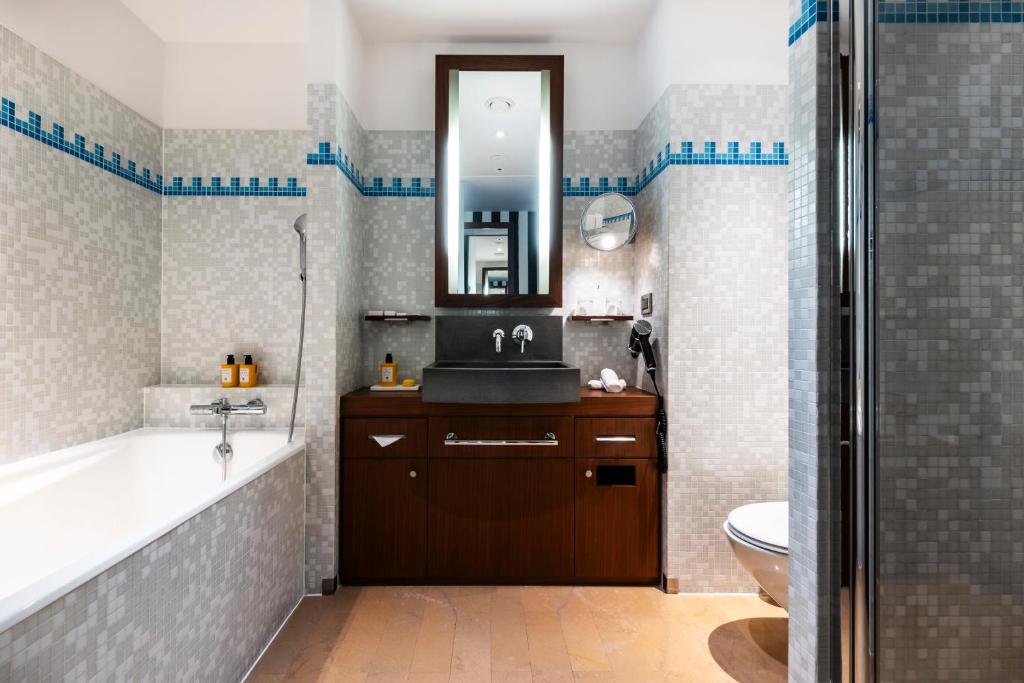 Executive Double Room - Image 1