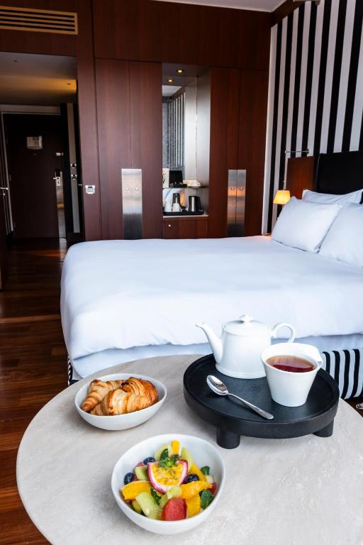 Superior Double Room - Image 4