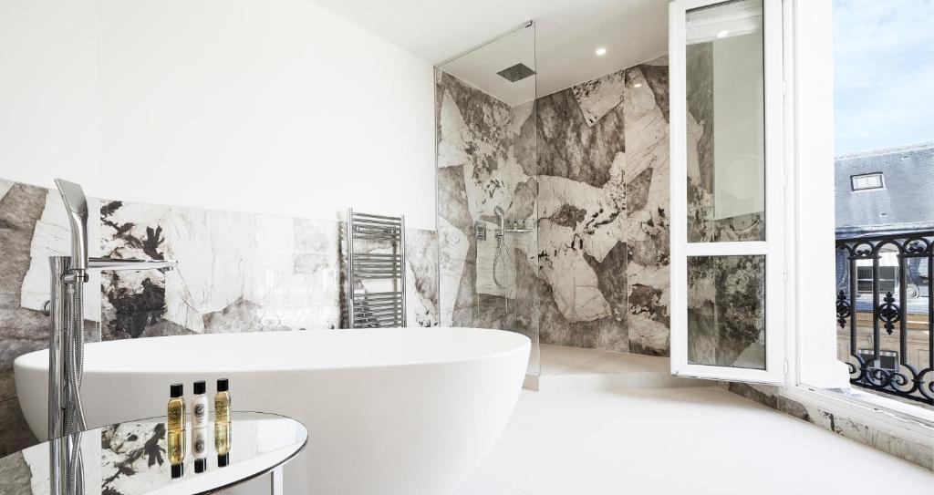 Prestige Suite - Image 1