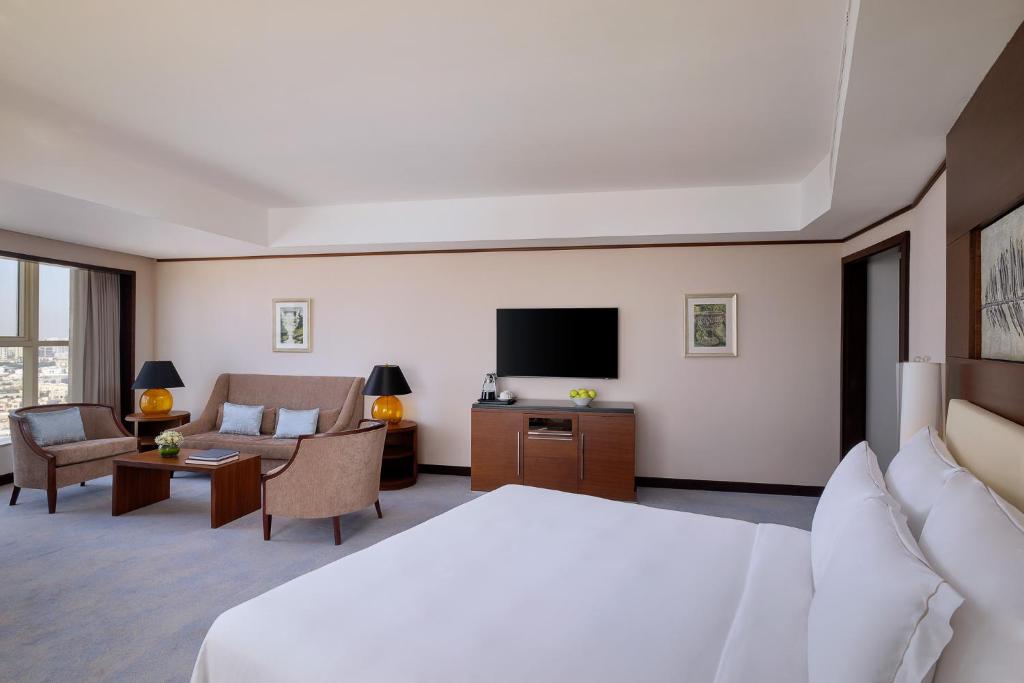 Business Suite - Image 2