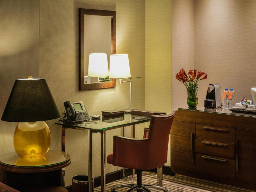 Executive Suite - Image 4