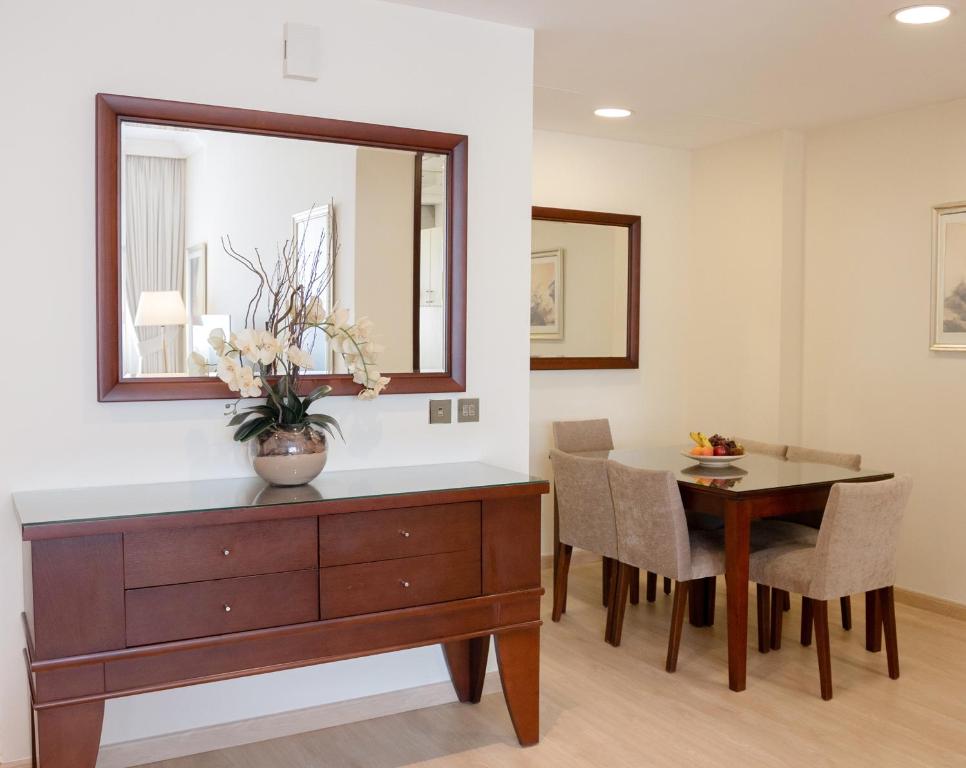 One-Bedroom Apartment with Kitchen - Image 10