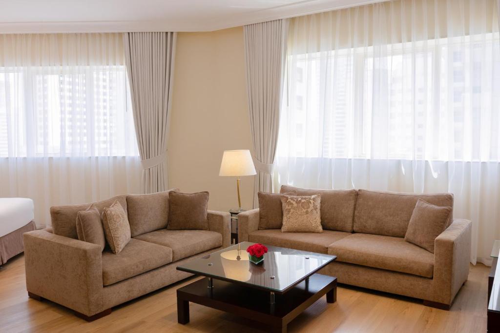 Studio Apartment with Kitchen - Image 6