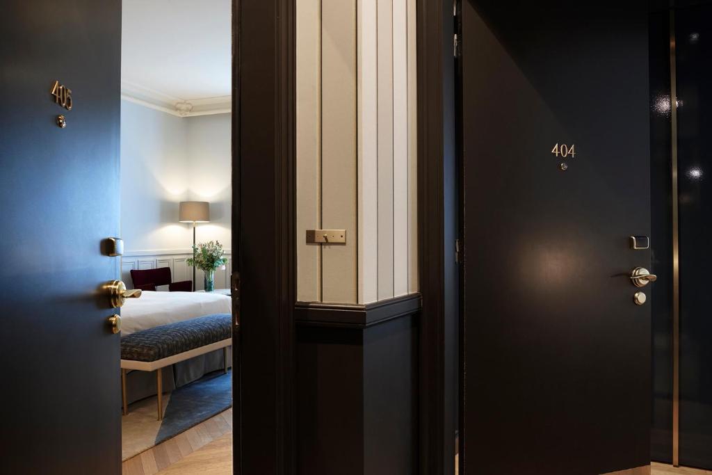 Deluxe & Junior Suite Connecting Rooms - Image 5
