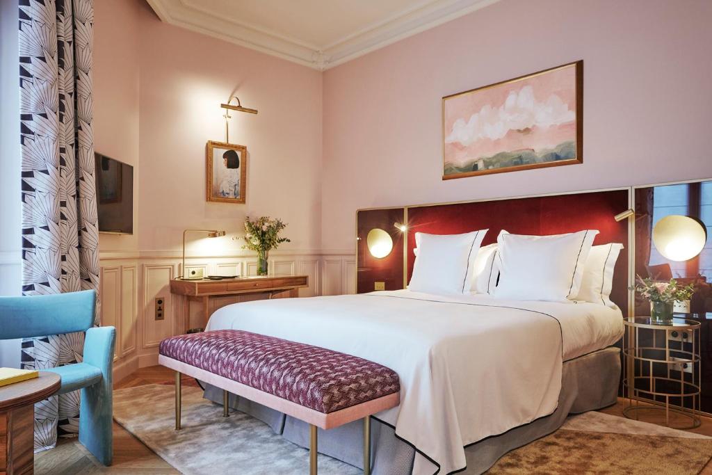 Deluxe Room - Image 1
