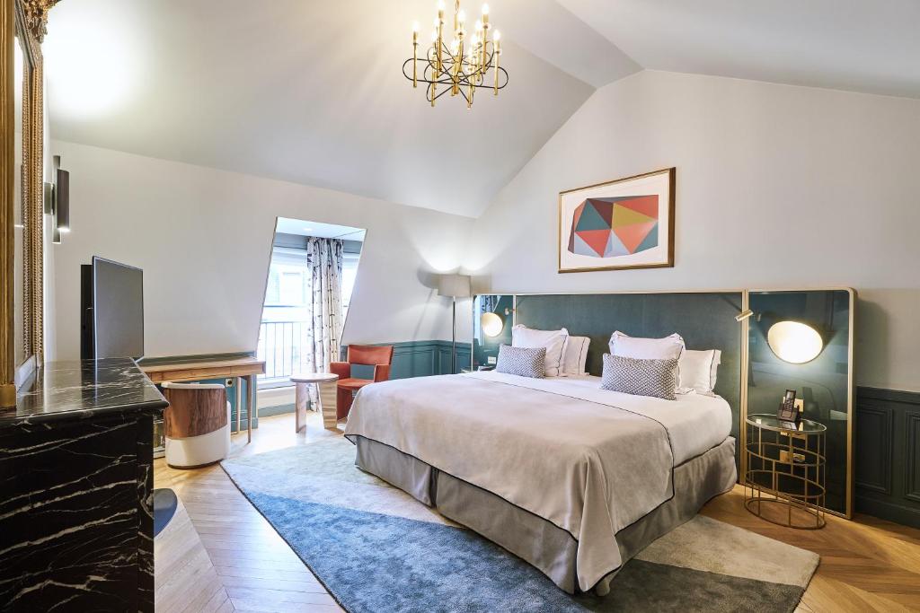Executive Room - Image 6