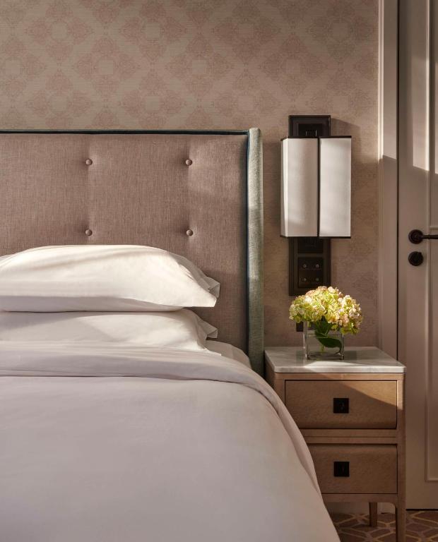 Deluxe Twin Room - Image 3