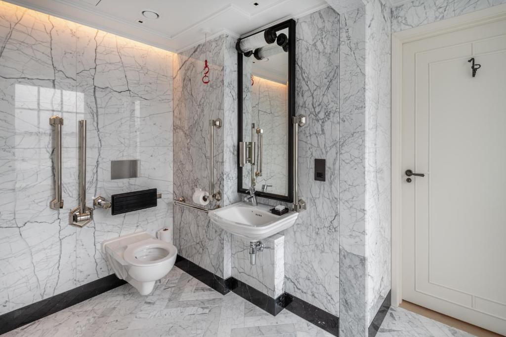 King Room - Disability Access - Image 3