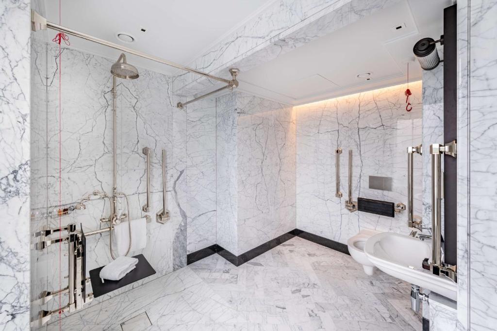 King Room - Disability Access - Image 5