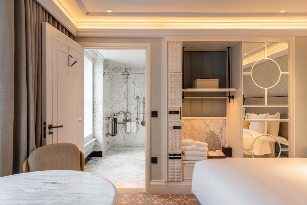 King Room - Disability Access - Image 7