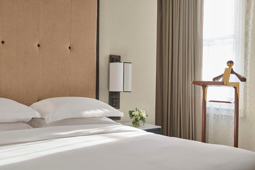 King Suite - Image 4