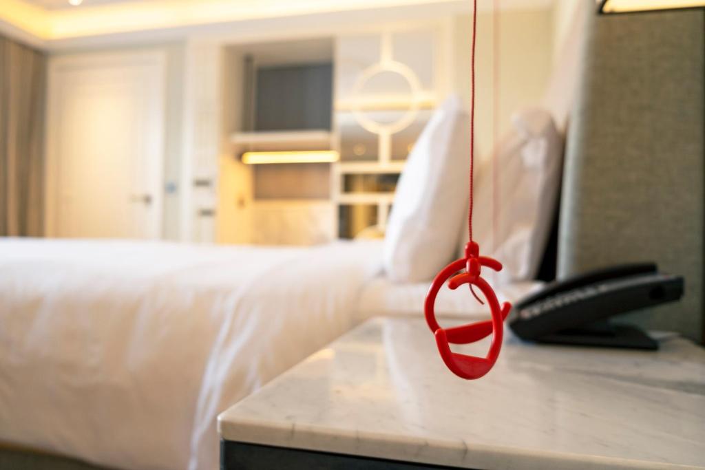 Premium King Room - Disability Access - Image 2