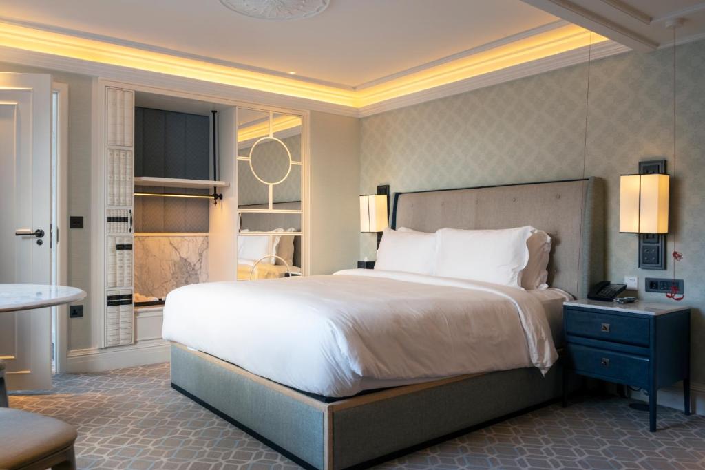Premium King Room - Disability Access - Image 1